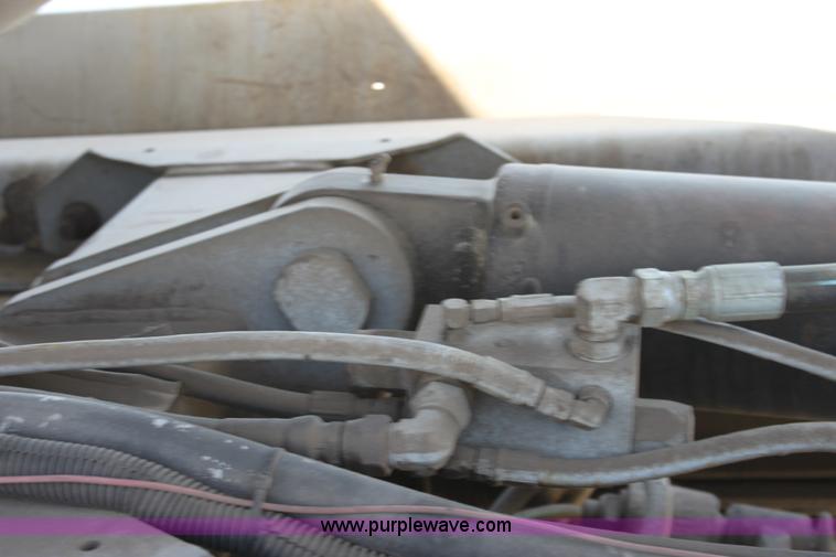 image for item D5097 1996 Ford L9000 mixer truck