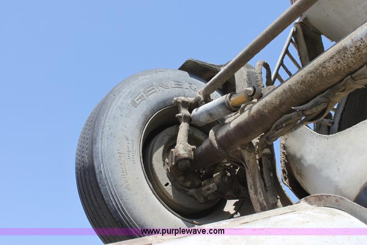 image for item D5097 1996 Ford L9000 mixer truck