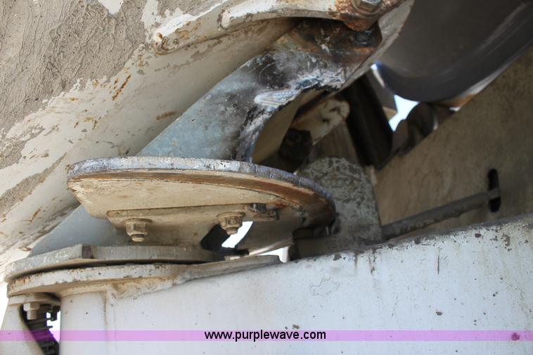 image for item D5097 1996 Ford L9000 mixer truck