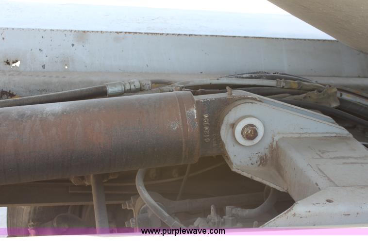 image for item D5097 1996 Ford L9000 mixer truck