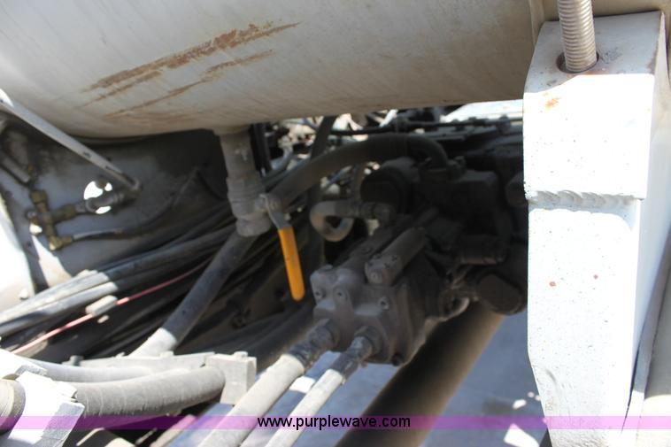 image for item D5097 1996 Ford L9000 mixer truck