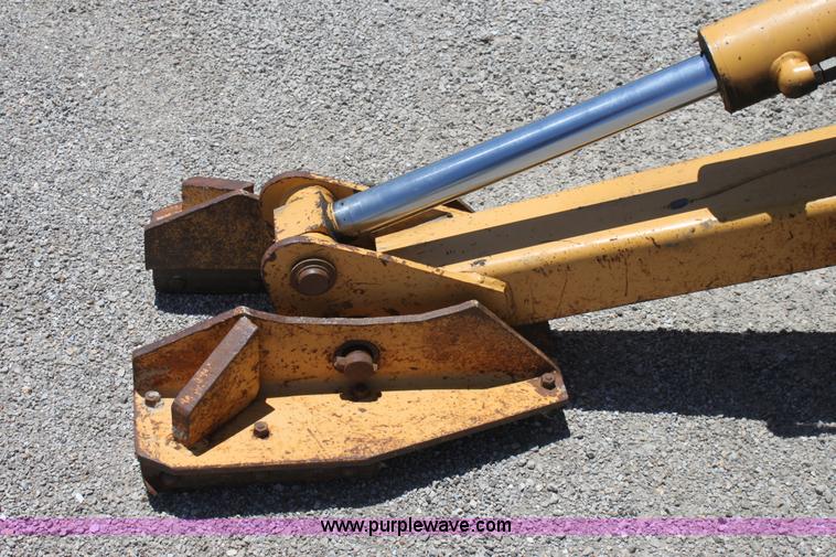 image for item D5110 Ford 675D backhoe