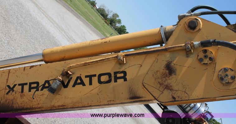 image for item D5110 Ford 675D backhoe