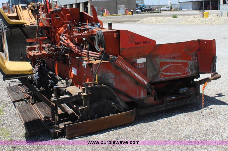 image for item D5111 LeeBoy L1000T asphalt paver