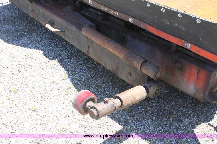 image for item D5111 LeeBoy L1000T asphalt paver