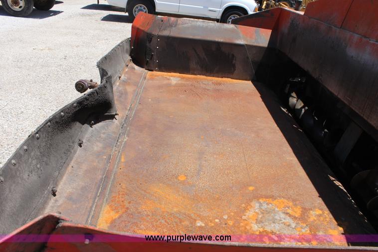 image for item D5111 LeeBoy L1000T asphalt paver