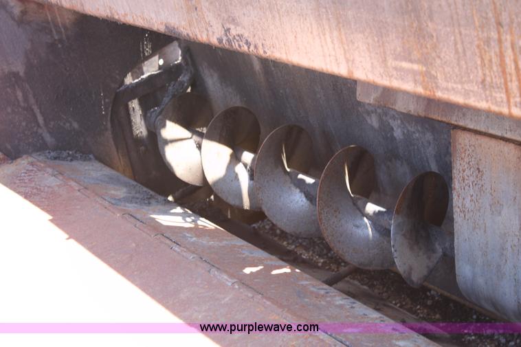 image for item D5111 LeeBoy L1000T asphalt paver