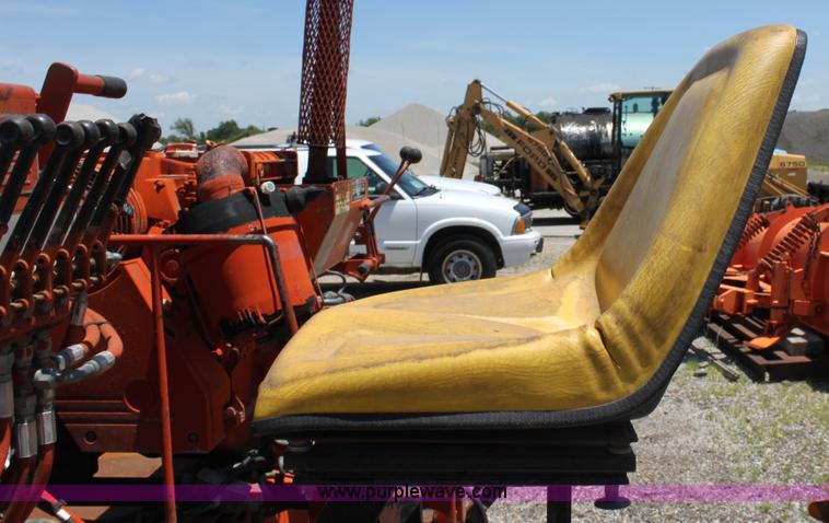 image for item D5111 LeeBoy L1000T asphalt paver