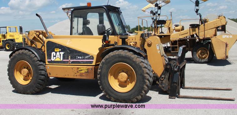 image for item D5116 2001 Caterpillar TH82 telehandler