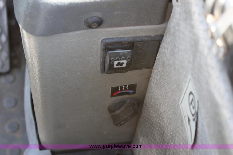 image for item D5116 2001 Caterpillar TH82 telehandler