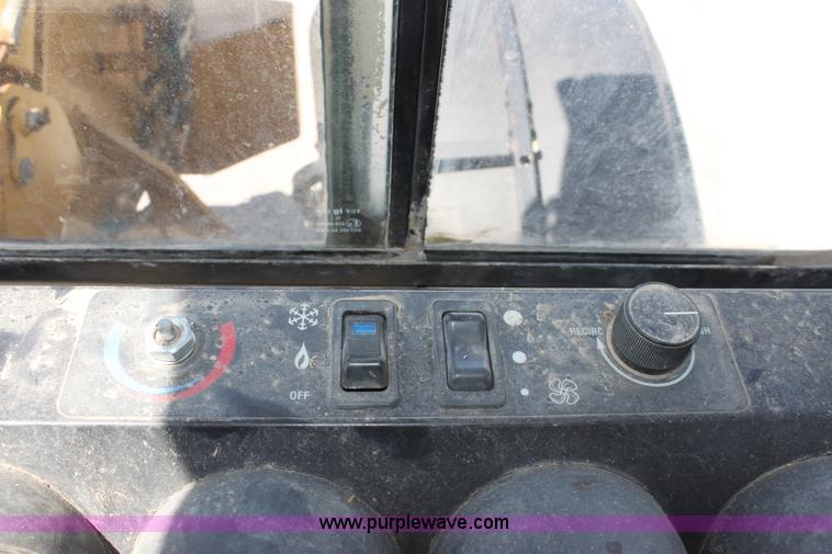 image for item D5116 2001 Caterpillar TH82 telehandler