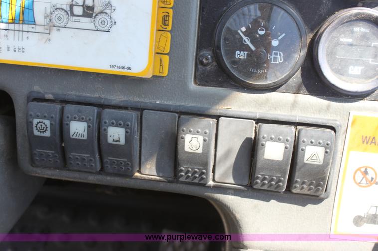 image for item D5116 2001 Caterpillar TH82 telehandler