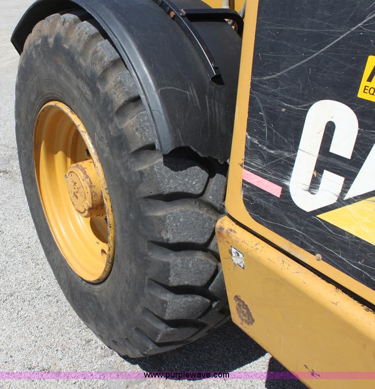 image for item D5116 2001 Caterpillar TH82 telehandler
