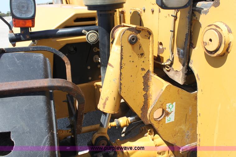 image for item D5116 2001 Caterpillar TH82 telehandler