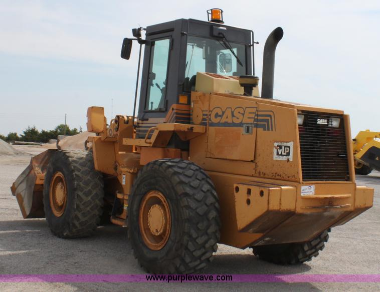 image for item D5118 1999 Case 621B articulated wheel loader