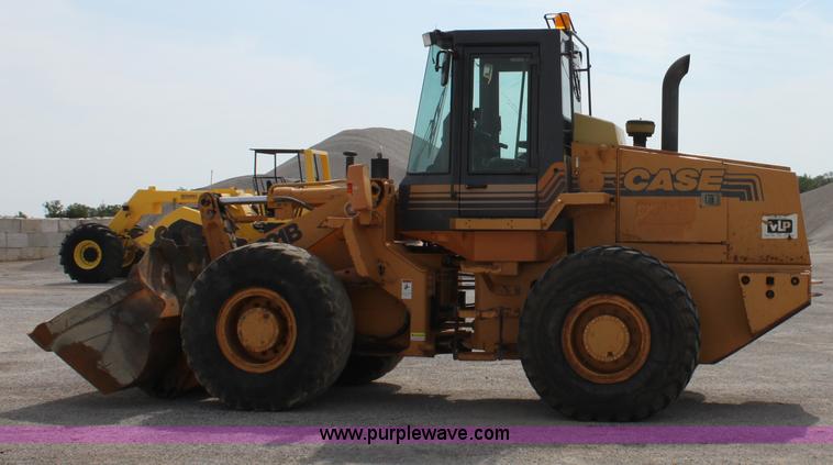 image for item D5118 1999 Case 621B articulated wheel loader