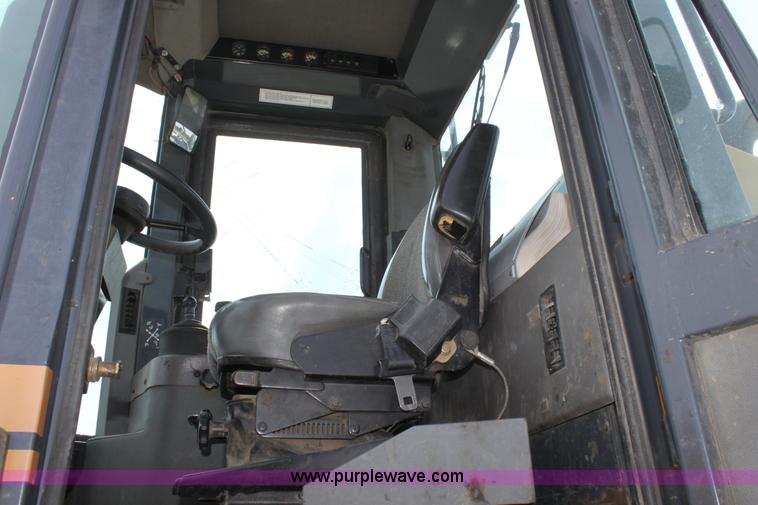 image for item D5118 1999 Case 621B articulated wheel loader