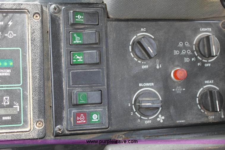 image for item D5118 1999 Case 621B articulated wheel loader