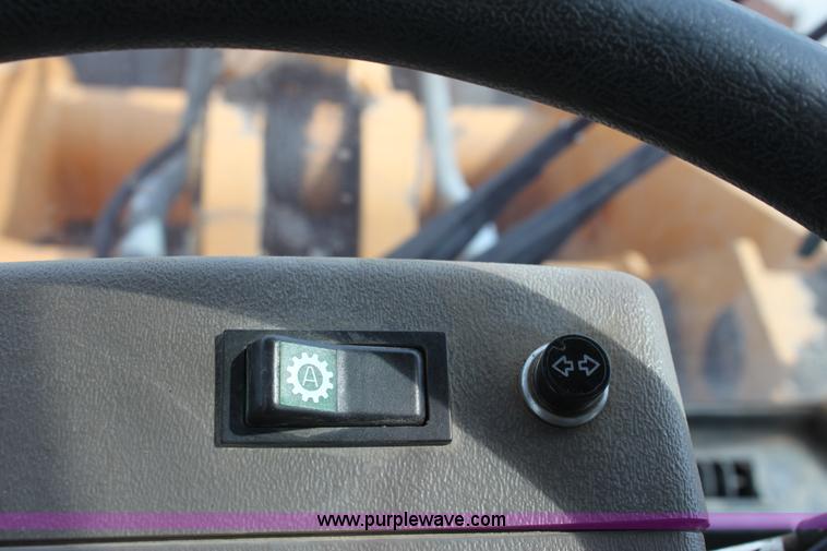 image for item D5118 1999 Case 621B articulated wheel loader