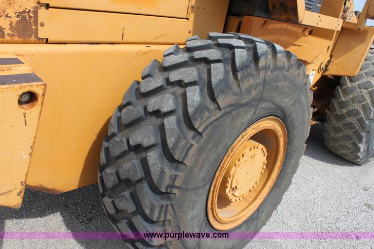 image for item D5118 1999 Case 621B articulated wheel loader