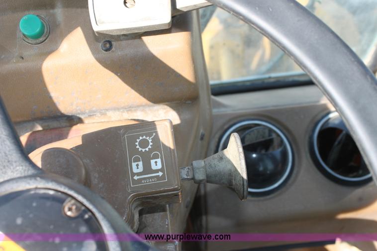 image for item D5167 1990 Caterpillar G936E wheel loader