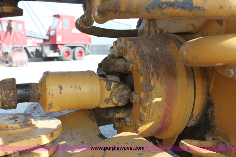 image for item D5167 1990 Caterpillar G936E wheel loader