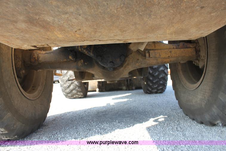 image for item D5167 1990 Caterpillar G936E wheel loader