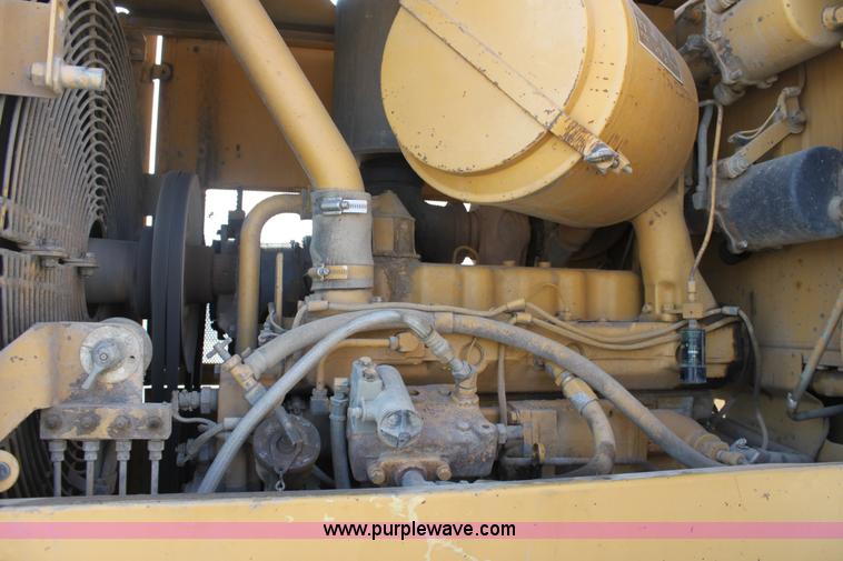 image for item D5167 1990 Caterpillar G936E wheel loader