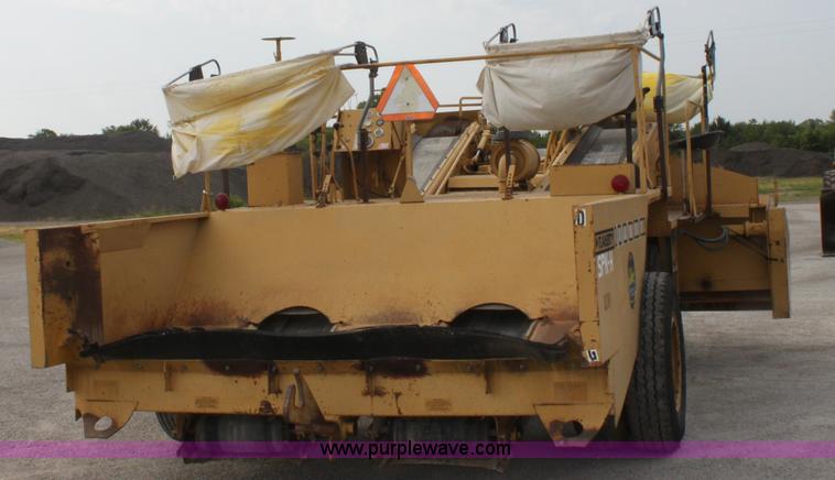 image for item D5169 Rosco SPK-H asphalt chip spreader