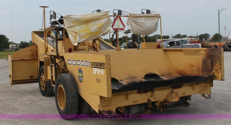 image for item D5169 Rosco SPK-H asphalt chip spreader