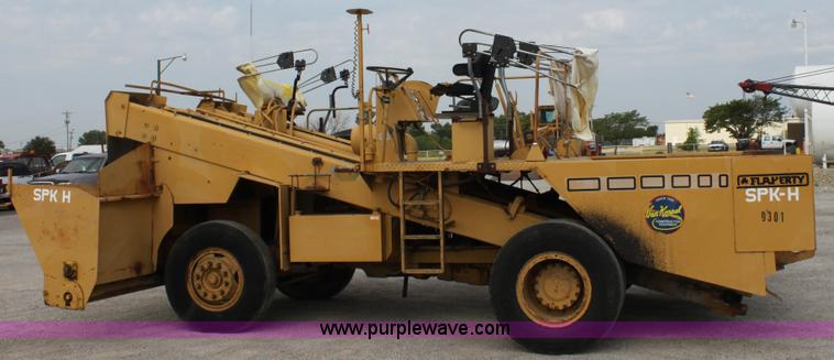 image for item D5169 Rosco SPK-H asphalt chip spreader