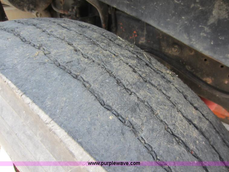 image for item D5546 1995 Ford L9000 AeroMax water truck