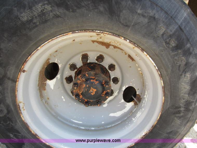 image for item D5546 1995 Ford L9000 AeroMax water truck