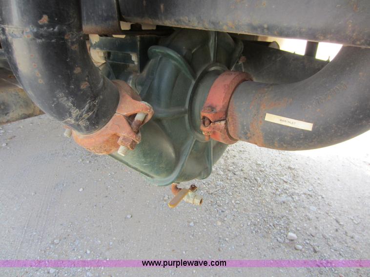 image for item D5546 1995 Ford L9000 AeroMax water truck