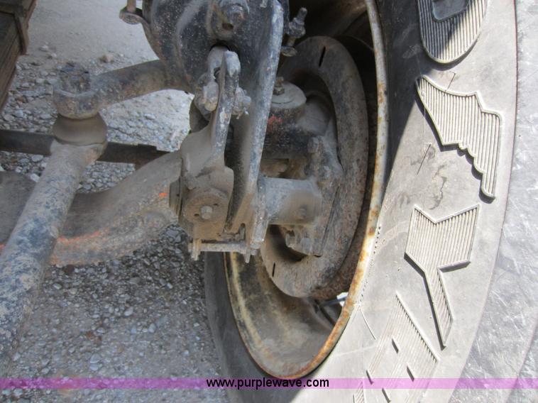 image for item D5546 1995 Ford L9000 AeroMax water truck