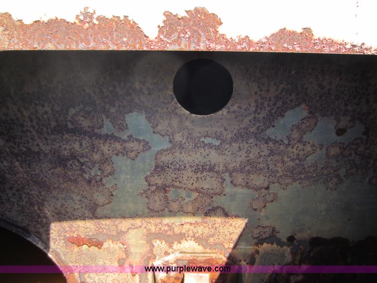 image for item D5546 1995 Ford L9000 AeroMax water truck