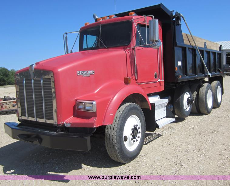 image for item D5549 1995 Kenworth T800 dump truck