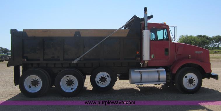 image for item D5549 1995 Kenworth T800 dump truck