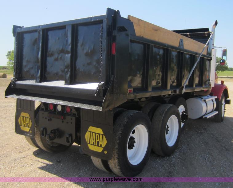 image for item D5549 1995 Kenworth T800 dump truck