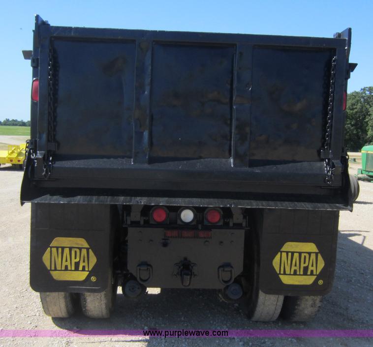 image for item D5549 1995 Kenworth T800 dump truck