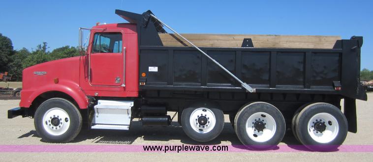 image for item D5549 1995 Kenworth T800 dump truck