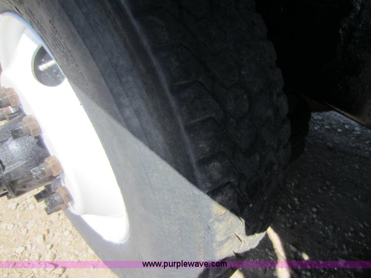 image for item D5549 1995 Kenworth T800 dump truck