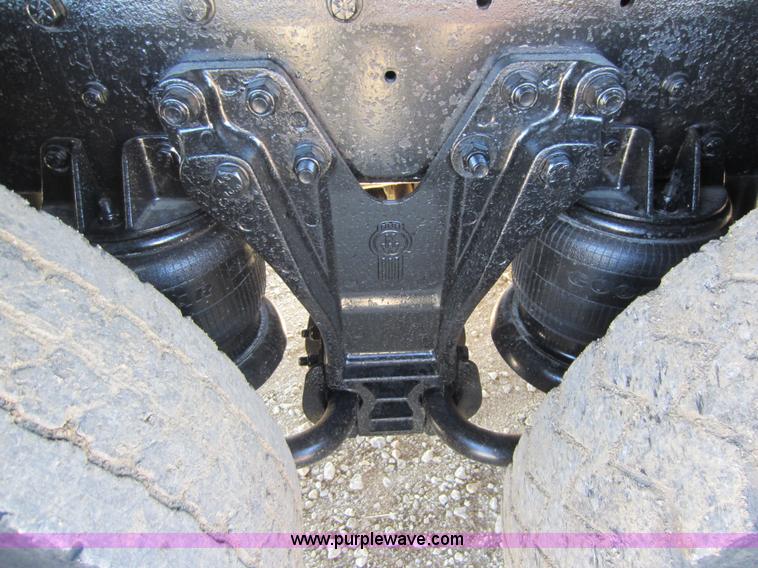 image for item D5549 1995 Kenworth T800 dump truck