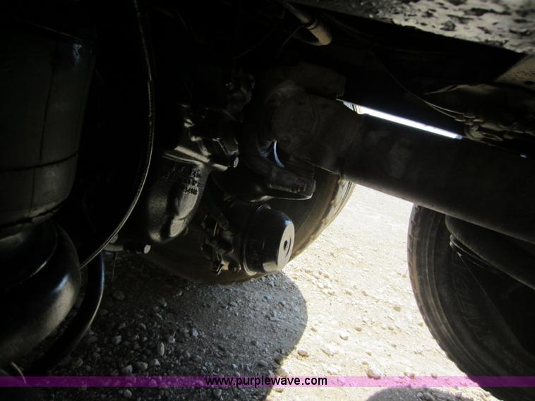 image for item D5549 1995 Kenworth T800 dump truck