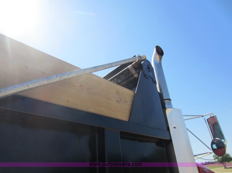 image for item D5549 1995 Kenworth T800 dump truck