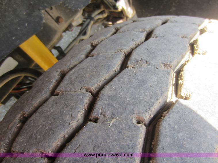 image for item D5549 1995 Kenworth T800 dump truck