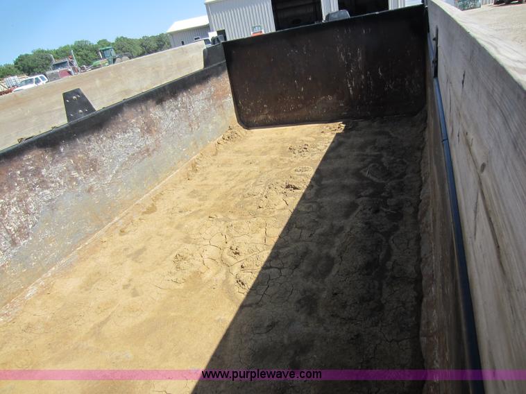 image for item D5549 1995 Kenworth T800 dump truck