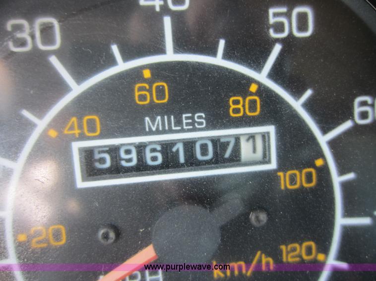 image for item D5549 1995 Kenworth T800 dump truck