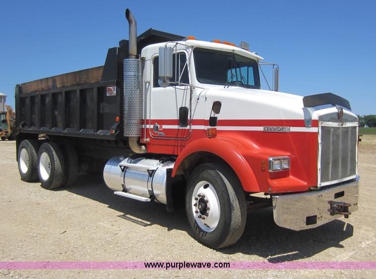 image for item D5553 1987 Kenworth T800 dump truck