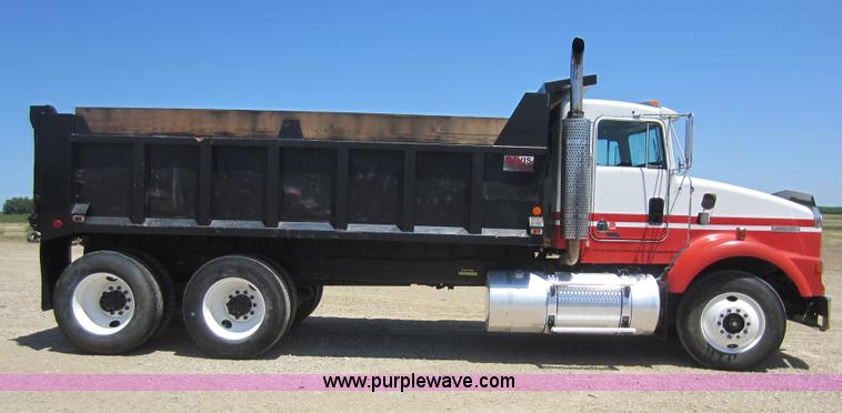 image for item D5553 1987 Kenworth T800 dump truck